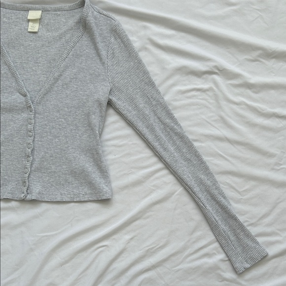 H&M Gray Ribbed Cardigan - Size S - Picture 5 of 6